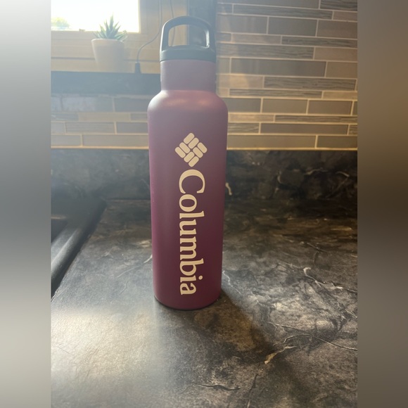 Columbia Other - Double-Wall Vacuum Bottle with Screw-On Top 20oz